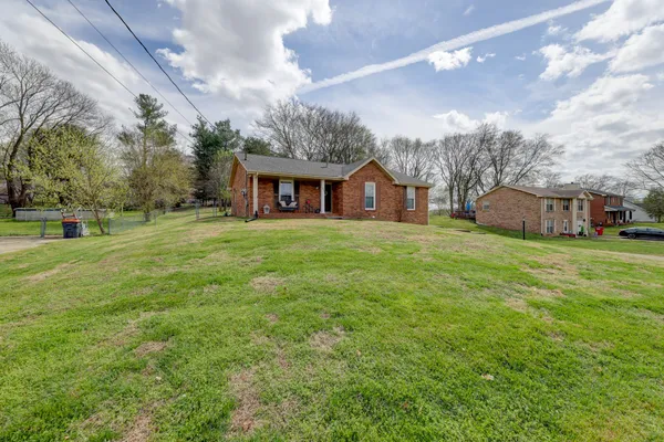 $301,900 | 1909 Claymont Drive, Clarksville, TN 37040