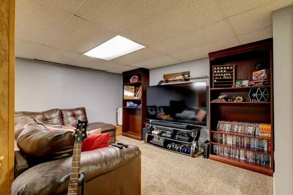 $301,900 | 1909 Claymont Drive, Clarksville, TN 37040