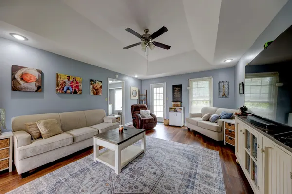 $301,900 | 1909 Claymont Drive, Clarksville, TN 37040