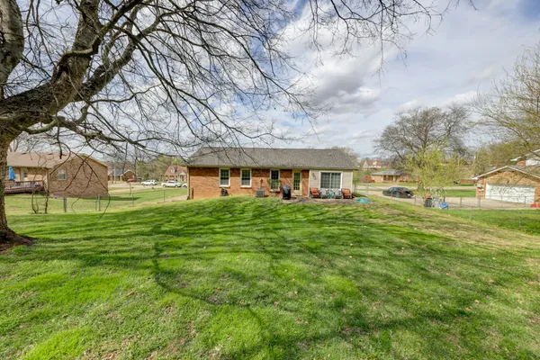$301,900 | 1909 Claymont Drive, Clarksville, TN 37040