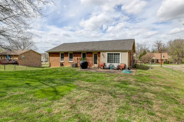 $301,900 | 1909 Claymont Drive, Clarksville, TN 37040