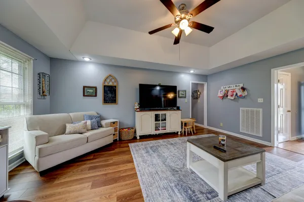 $301,900 | 1909 Claymont Drive, Clarksville, TN 37040