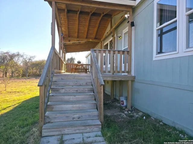 $370,000 | 290 River Park Road, Luling, TX 78648