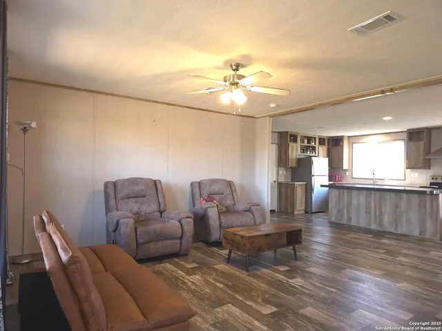 $370,000 | 290 River Park Road, Luling, TX 78648