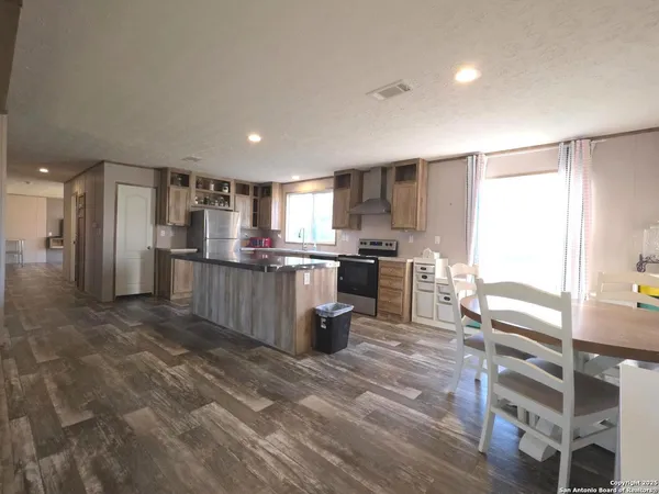 $335,000 | 290 River Park Road, Luling, TX 78648