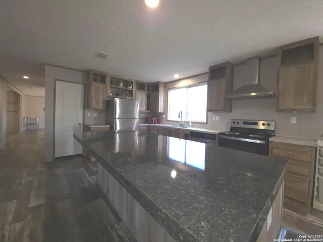 $370,000 | 290 River Park Road, Luling, TX 78648