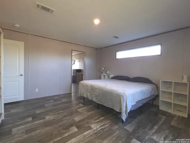 $370,000 | 290 River Park Road, Luling, TX 78648