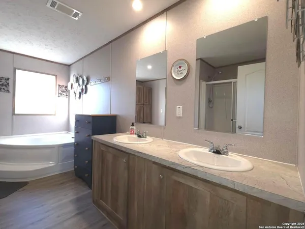 $335,000 | 290 River Park Road, Luling, TX 78648