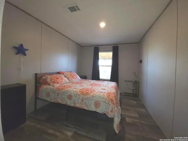 $370,000 | 290 River Park Road, Luling, TX 78648