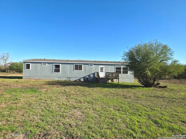 $335,000 | 290 River Park Road, Luling, TX 78648