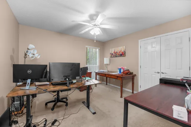 a bathroom that has a toilet in it