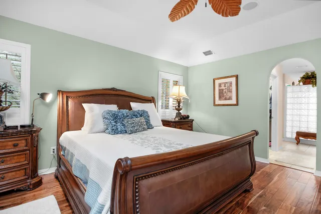 a view of a tennis court