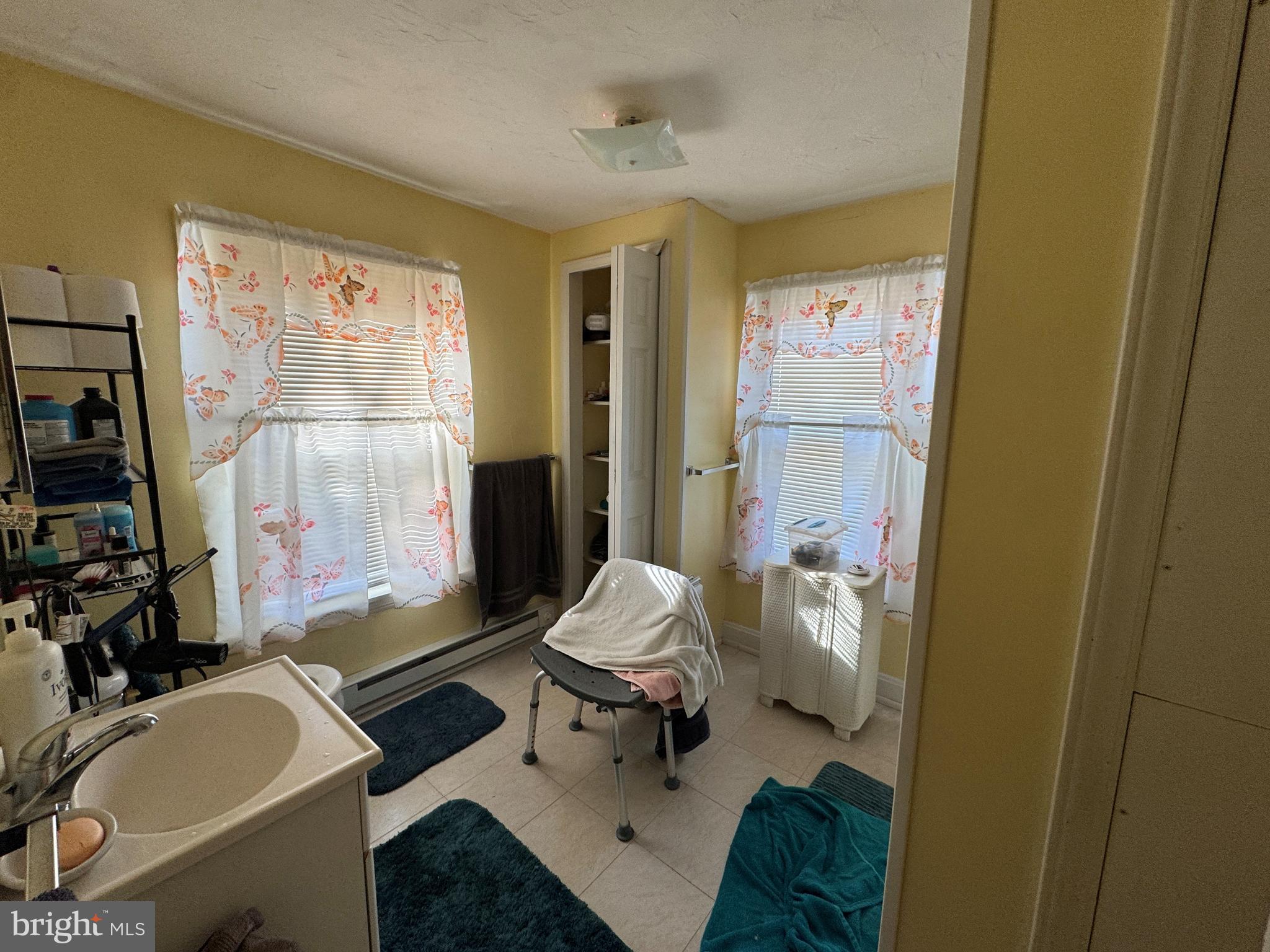 14516 Pen Mar High Rock Road Cascade, MD 21719 - Photo 9 of 20 a room with furniture and a window