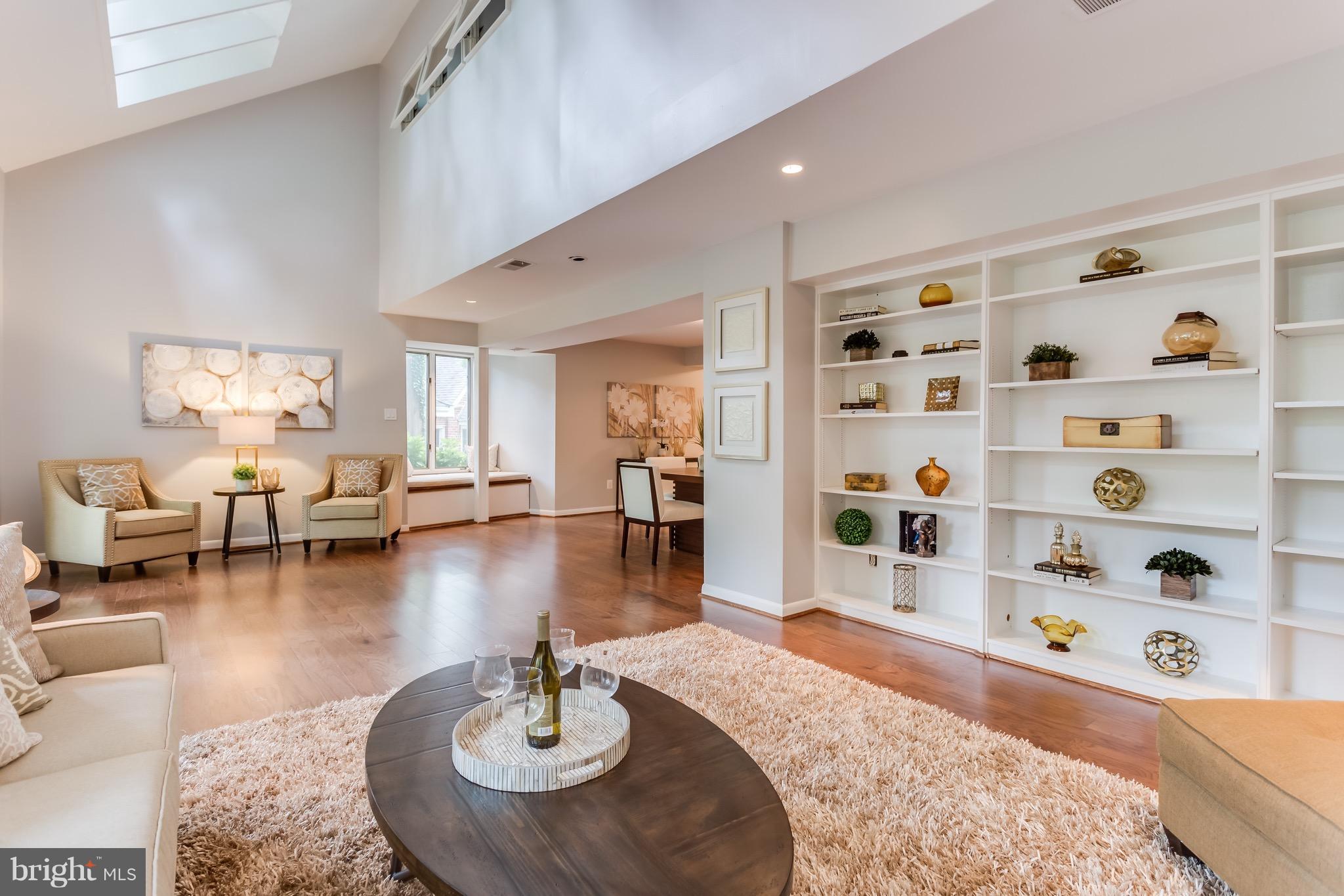 5305 Waneta Road Bethesda, MD 20816 - Photo 5 of 30 Living Room