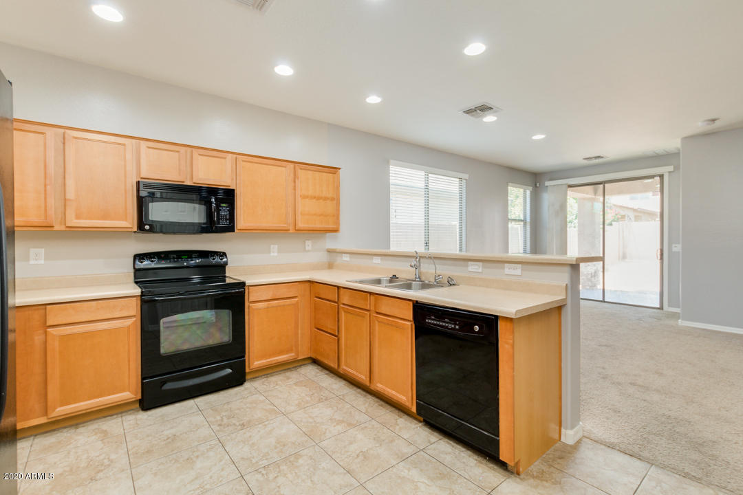 10128 West Chipman Road Tolleson, AZ 85353 - Photo 15 of 36 15-Chipman