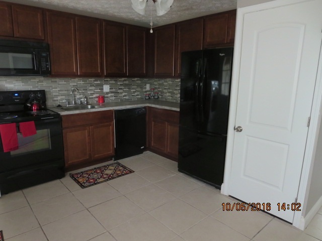 406 Lexington Road Evansville, IN 47710 - Photo 5 of 14