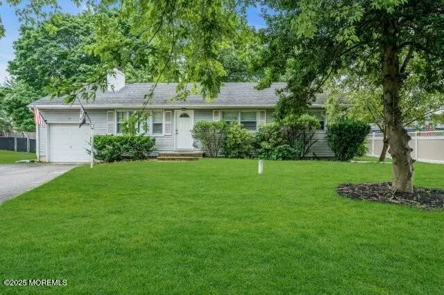 $429,900 | 5 Pawpaw Drive, Toms River, NJ 08753