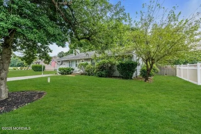 $429,900 | 5 Pawpaw Drive, Toms River, NJ 08753