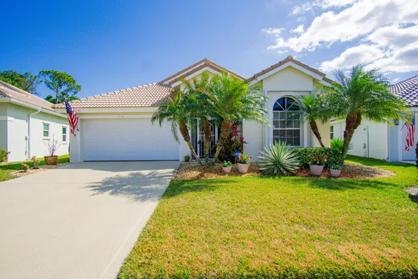 $539,900 | 4828 Southeast Mariner Village Lane, Stuart, FL 34997