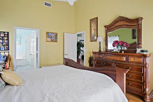 $539,900 | 4828 Southeast Mariner Village Lane, Stuart, FL 34997