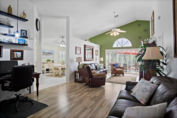 $539,900 | 4828 Southeast Mariner Village Lane, Stuart, FL 34997