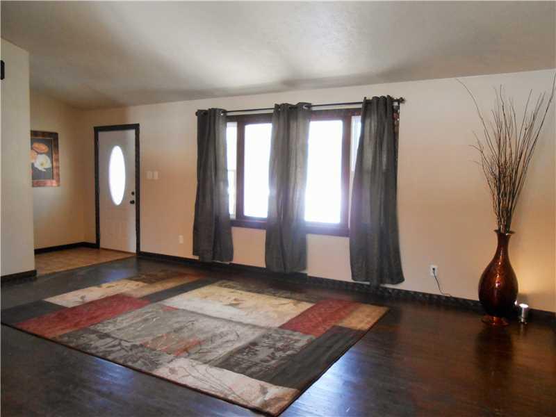 774 Pine Glenn Road Pulaski, PA 16143 - Photo 5 of 19 Living Room.