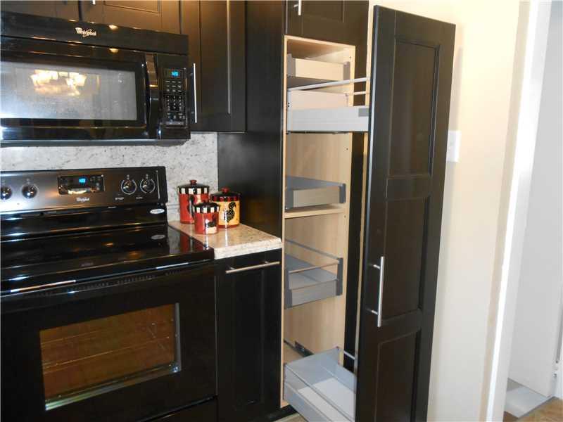 774 Pine Glenn Road Pulaski, PA 16143 - Photo 9 of 19 Kitchen.