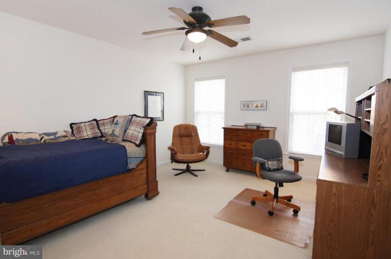 6252 Rolling Spring Court Springfield, VA 22152 - Photo 22 of 30 Bedroom #5