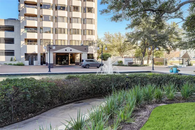 $569,000 | 2001 Holcombe Boulevard, Unit 2502, Houston, TX 77030