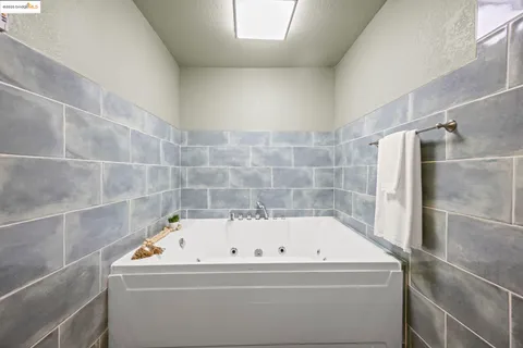 $799,000 | 12 Sereno Circle, Oakland, CA 94619