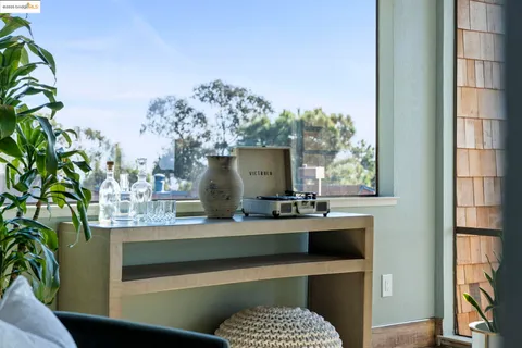 $799,000 | 12 Sereno Circle, Oakland, CA 94619