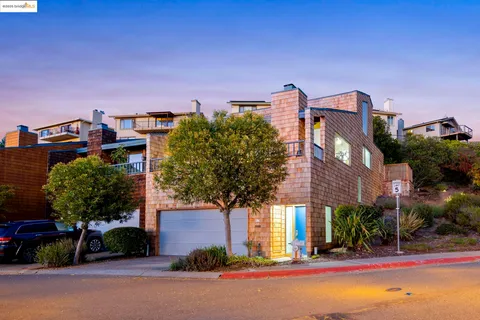 $799,000 | 12 Sereno Circle, Oakland, CA 94619