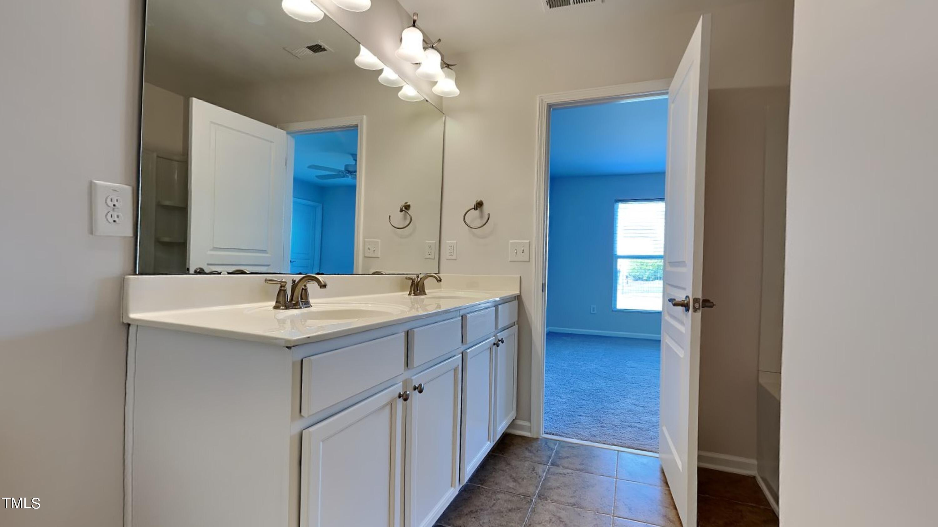 3911 Tresco Crossing Raleigh, NC 27616 - Photo 7 of 11 11_Image_WBDTnU73eT