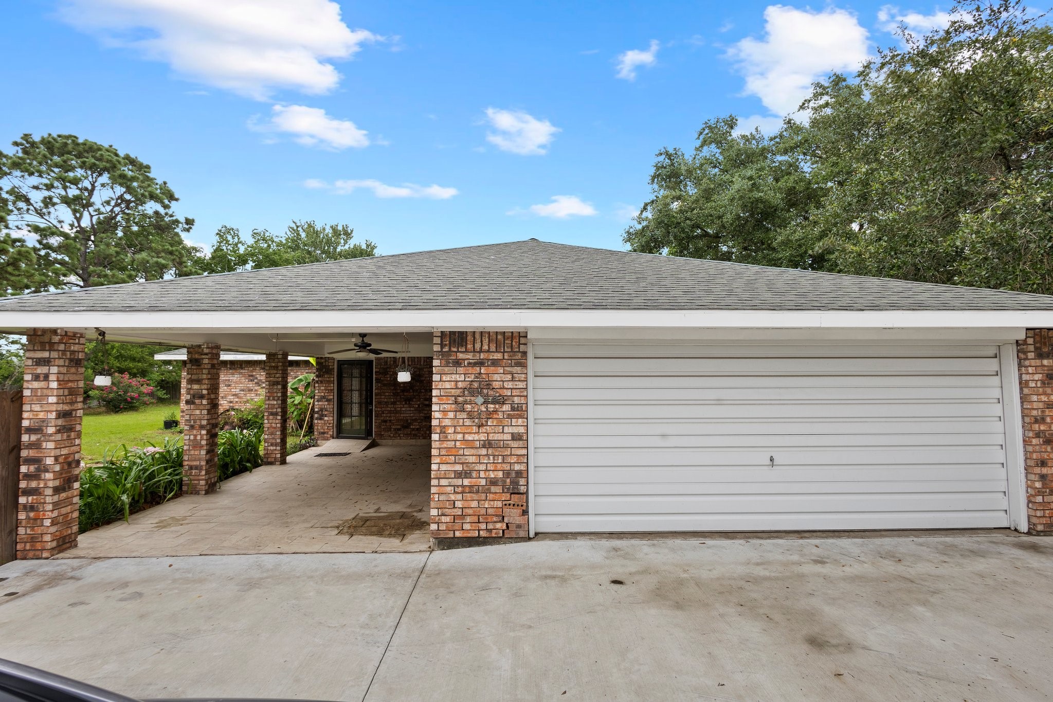 6281 25th Street Groves, TX 77619 - Photo 24 of 26 a front view of house with yard