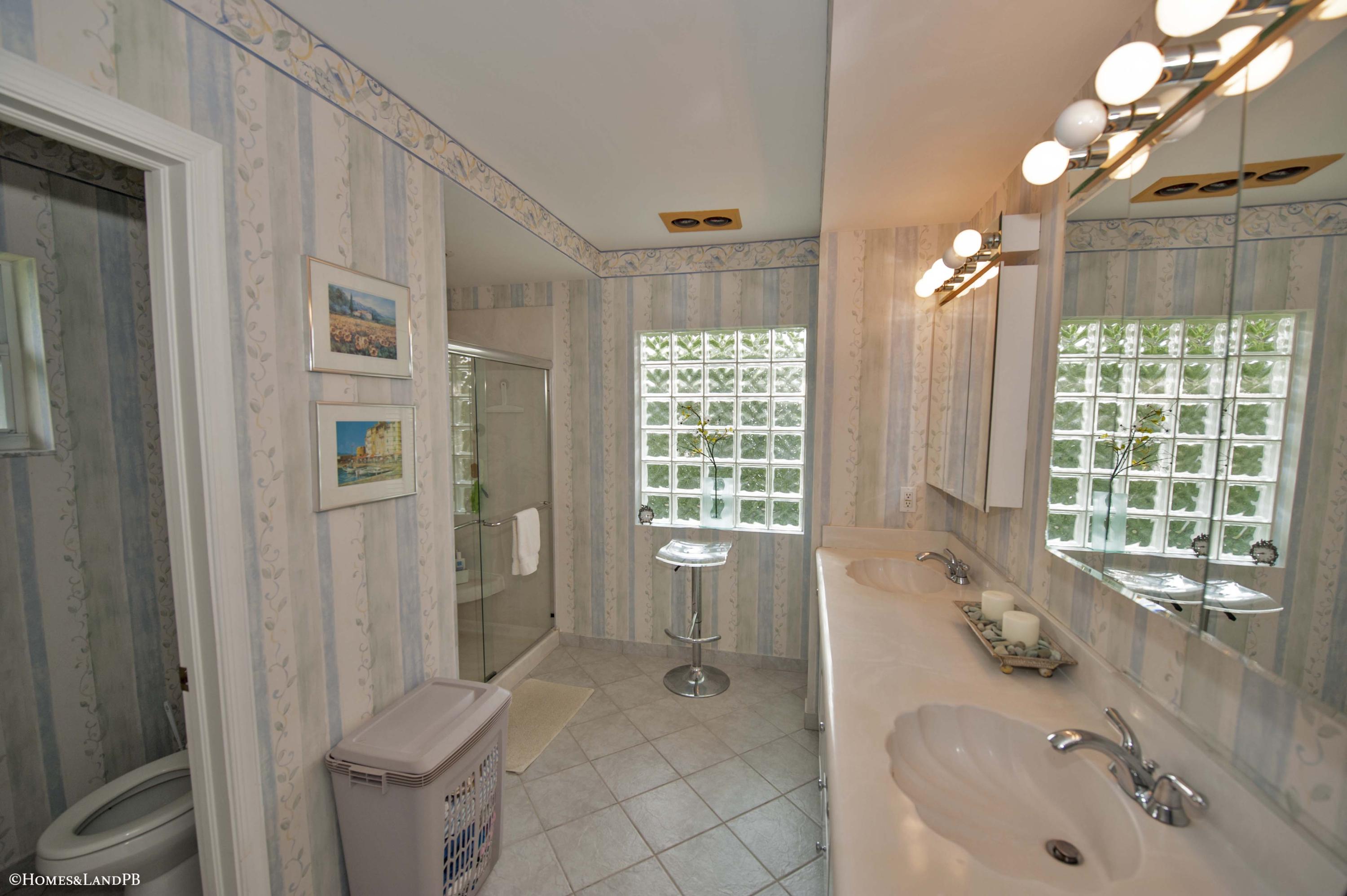 690 Elm Tree Lane Boca Raton, FL 33486 - Photo 12 of 20 690 Elm Tree Lane.16