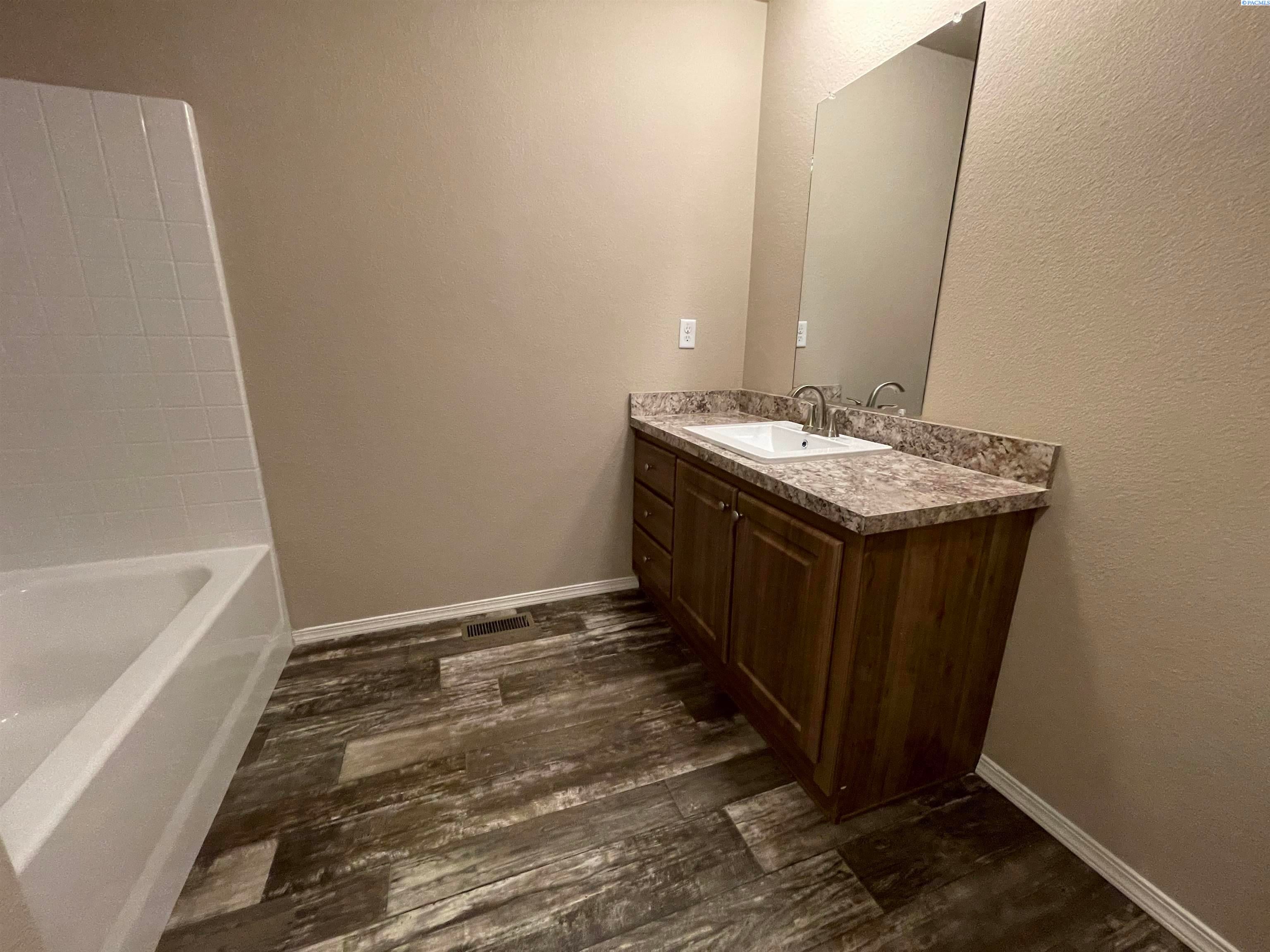 203106 East Bowles Road Kennewick, WA 99337 - Photo 21 of 24 Gallery Image 21