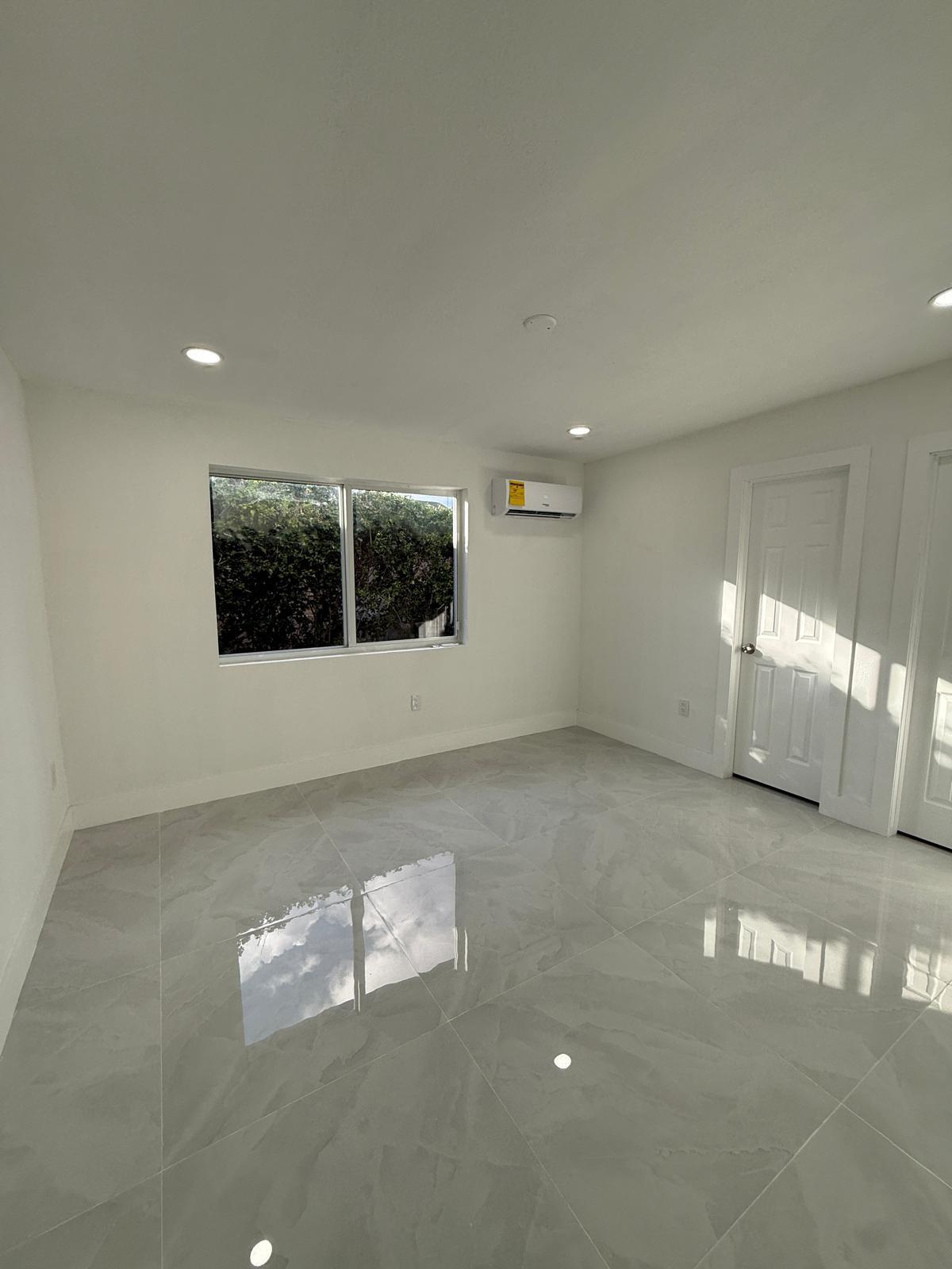 4400 Southwest 36th Street West Park, FL 33023 - Photo 11 of 23 PHOTO-2025-11-28-14-11-24 4