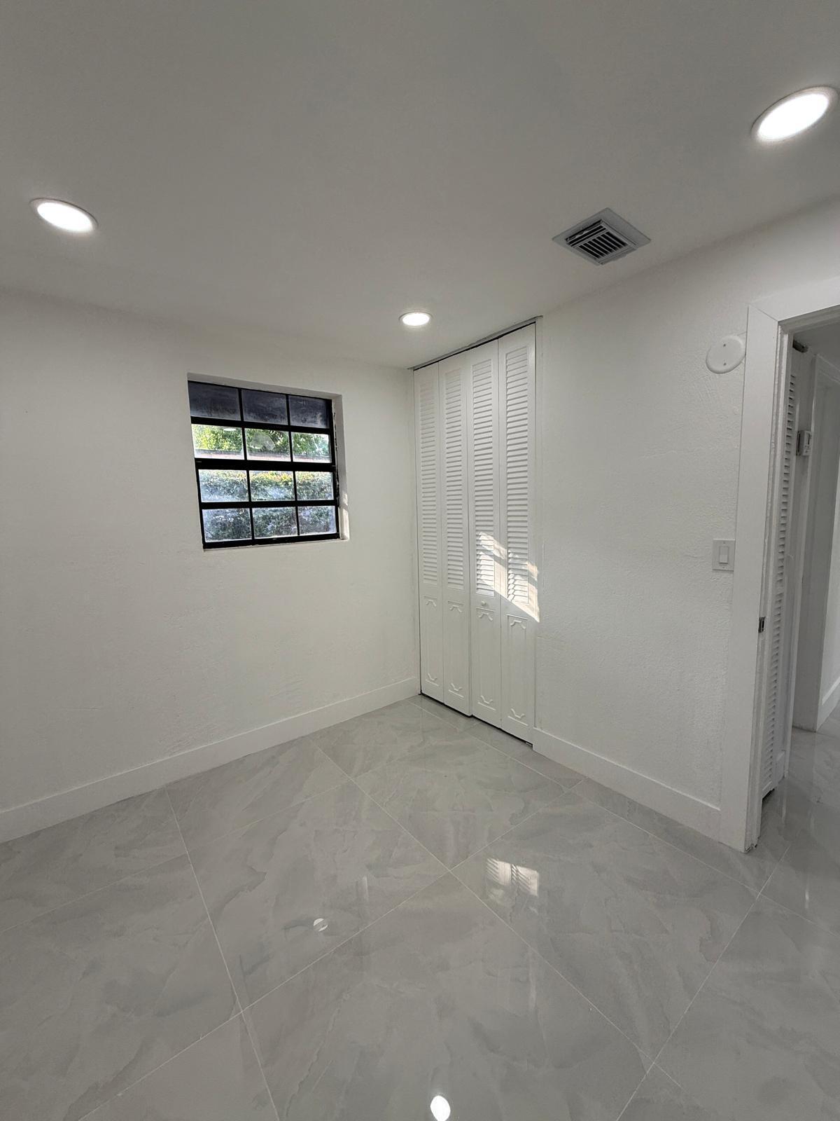 4400 Southwest 36th Street West Park, FL 33023 - Photo 17 of 23 PHOTO-2025-11-28-14-11-25 4