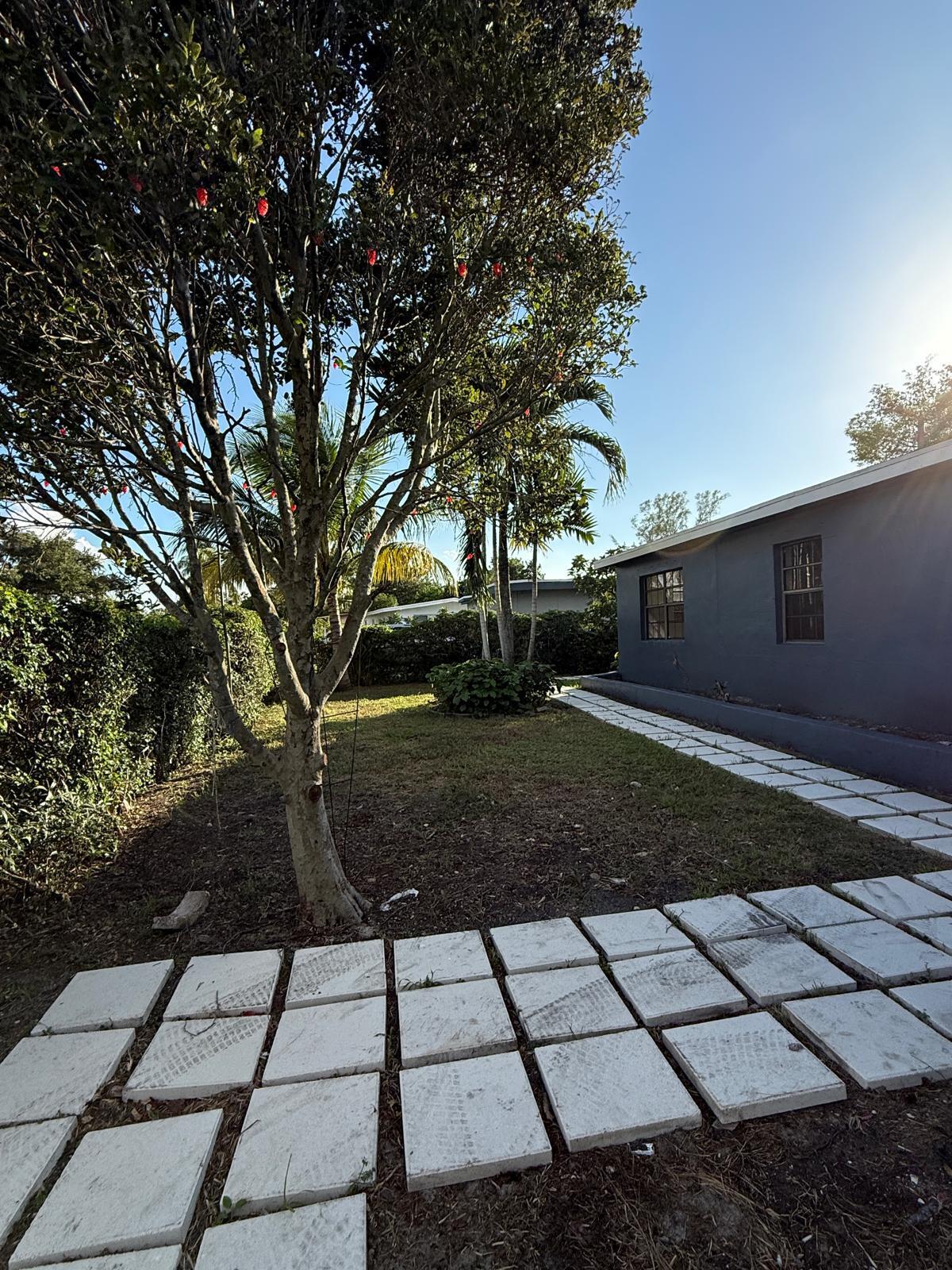 4400 Southwest 36th Street West Park, FL 33023 - Photo 22 of 23 PHOTO-2025-11-28-14-11-21