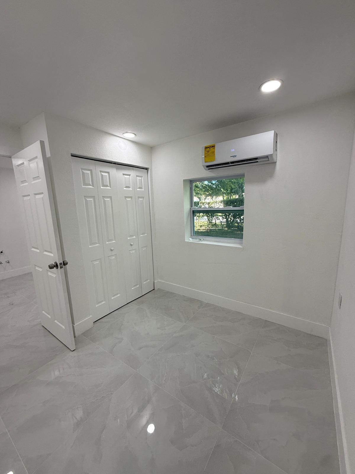 4400 Southwest 36th Street West Park, FL 33023 - Photo 10 of 23 PHOTO-2025-11-28-14-11-24 3