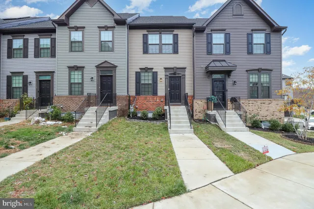 $2,595 | 2042 Track Circle, Fredericksburg, VA 22401