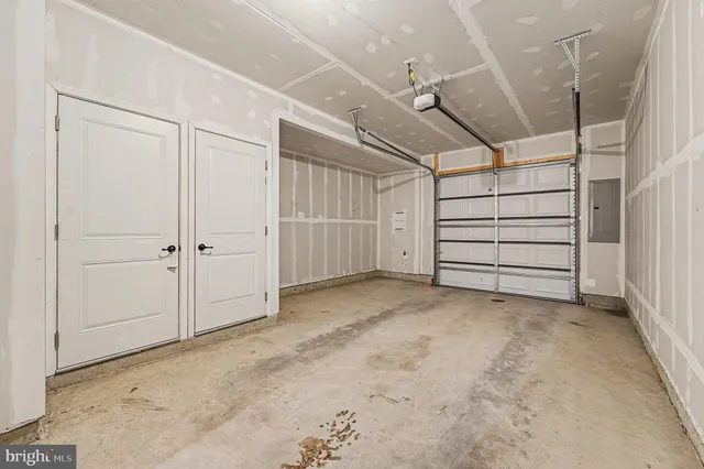 $2,595 | 2042 Track Circle, Fredericksburg, VA 22401