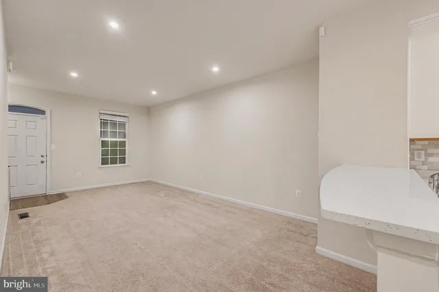 $2,595 | 2042 Track Circle, Fredericksburg, VA 22401