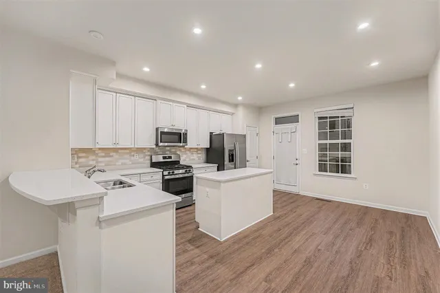 $2,595 | 2042 Track Circle, Fredericksburg, VA 22401