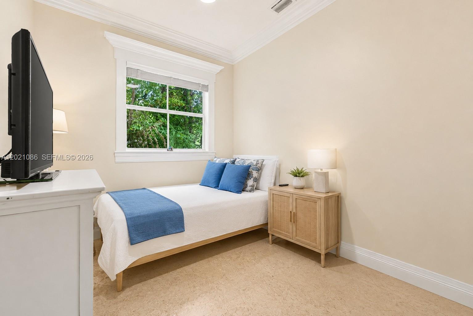 442 Ridgewood Road Key Biscayne, FL 33149 - Photo 25 of 35