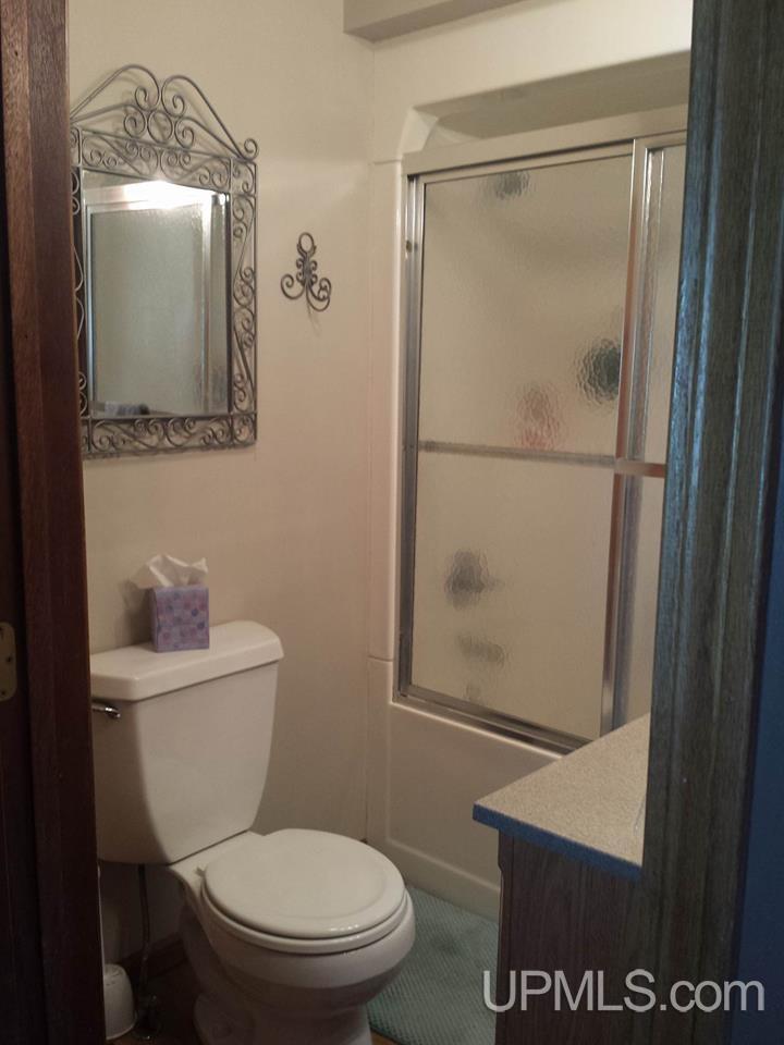 524 North 4th Street L'Anse, MI 49946 - Photo 7 of 25