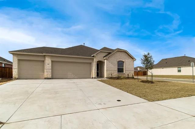 $2,740 | 800 Chip Street, Little Elm, TX 75068