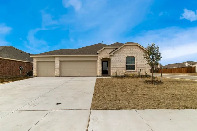 $2,740 | 800 Chip Street, Little Elm, TX 75068