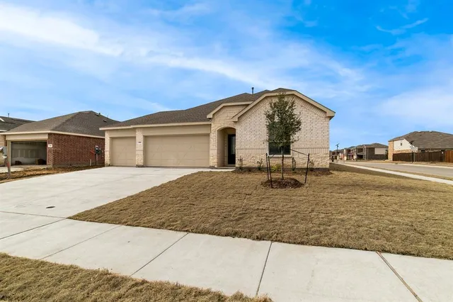 $2,740 | 800 Chip Street, Little Elm, TX 75068