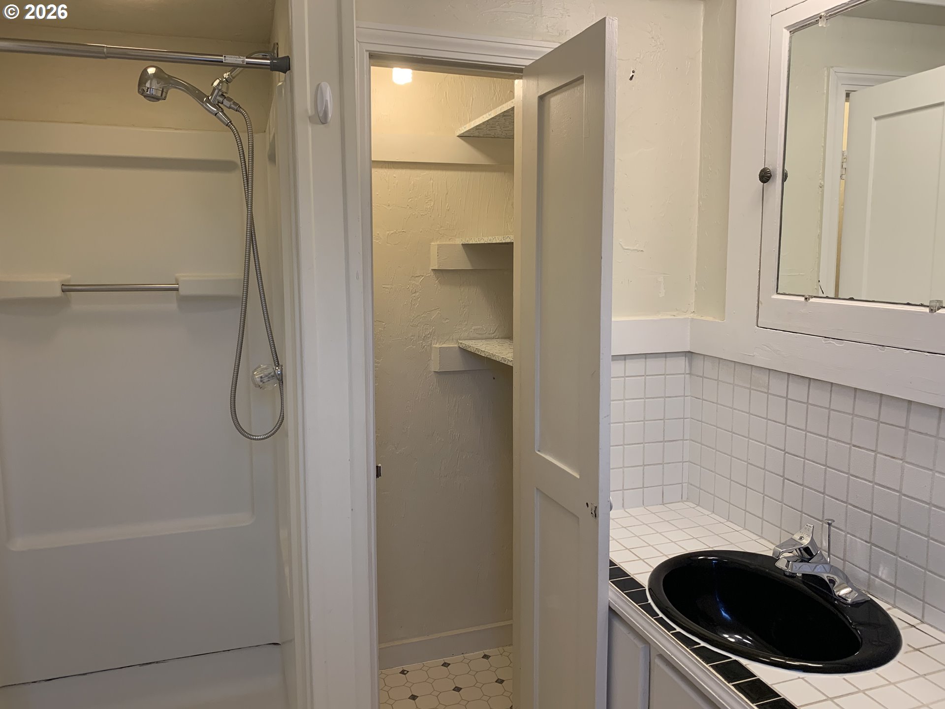 2625 Southeast Stark Street Portland, OR 97214 - Photo 14 of 25